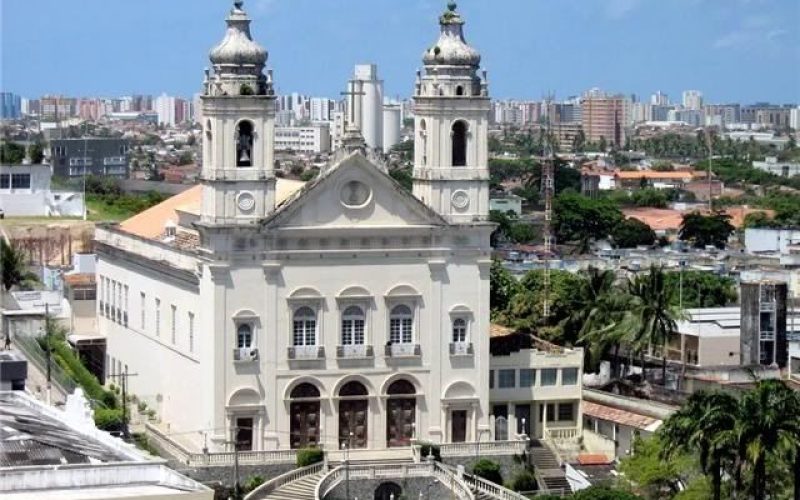 Homem é preso após espancar esposa, agredir vizinhos e criança cadeirante em Igreja Nova