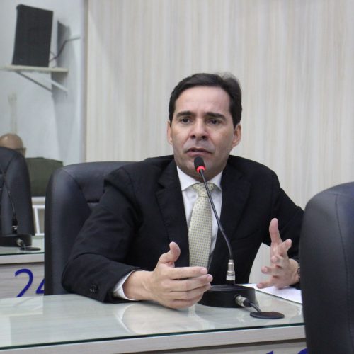 Kelmann critica abandono da saúde estadual e venda de imóvel do CAPS II em Maceió