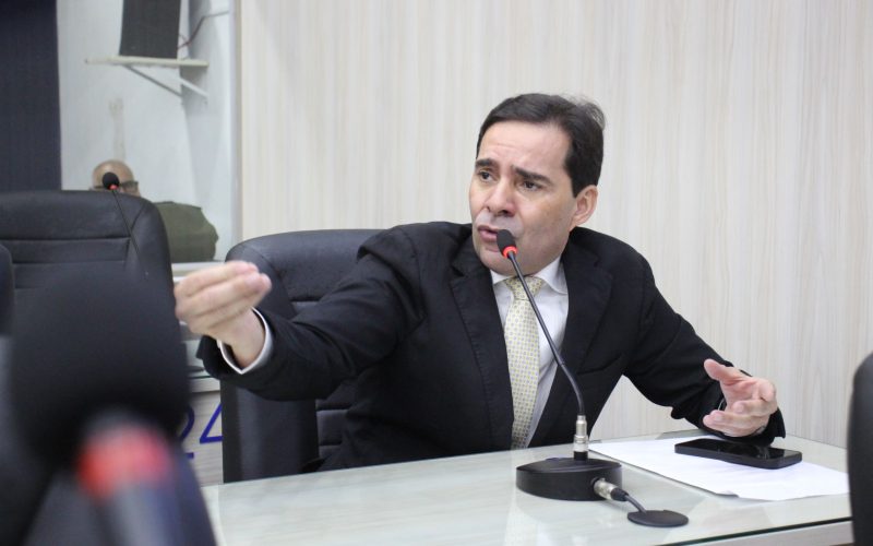 Kelmann cobra criação de comissão especial para fiscalizar equipamentos públicos estaduais após denúncias de caos na saúde em Maceió