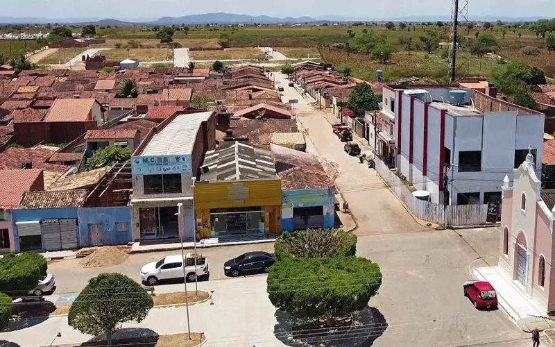 Homem é baleado no rosto após discussão por apelidos em Craíbas, polícia procura suspeito