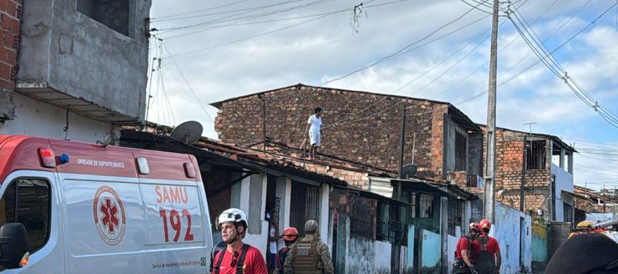 Homem em surt0 assusta ameaça pular de casa e assusta moradores na Chã da Jaqueira