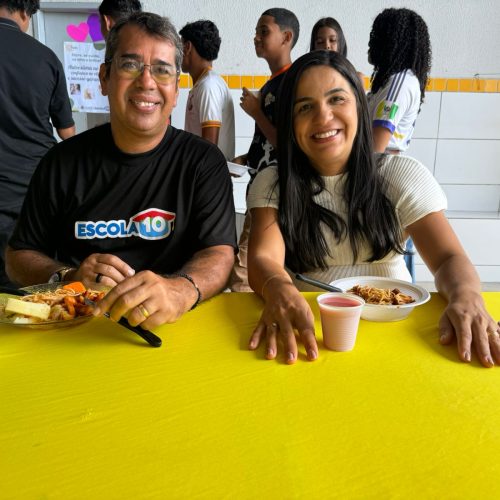 Prefeita Márcia Cavalcante visita estudantes e deseja bom desempenho no Saeb