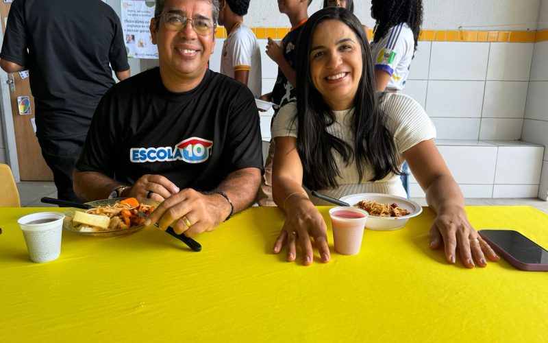 Prefeita Márcia Cavalcante visita estudantes e deseja bom desempenho no Saeb