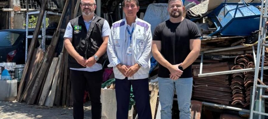 Vereador Delegado Thiago Prado solicita retirada de barracos instalados por acumulador