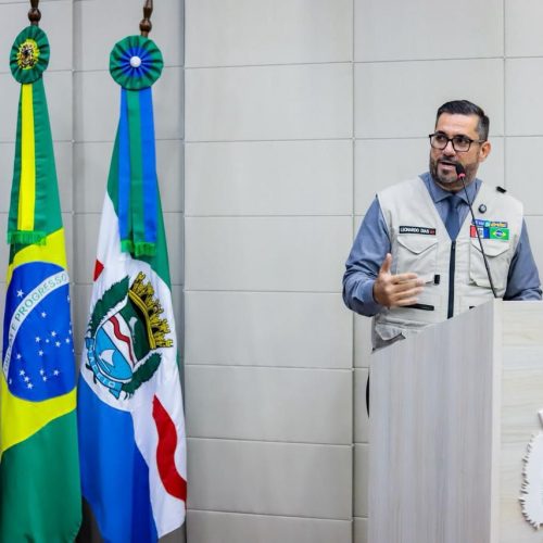 Lei de Leonardo Dias que estabelece multa de 5 mil por uso ofensivo de símbolos cristãos é aprovada