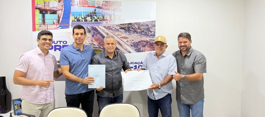 Prefeito Petrúcio Barbosa apresenta projeto de asfalto que ligará Igaci ao distrito de Novo Rio