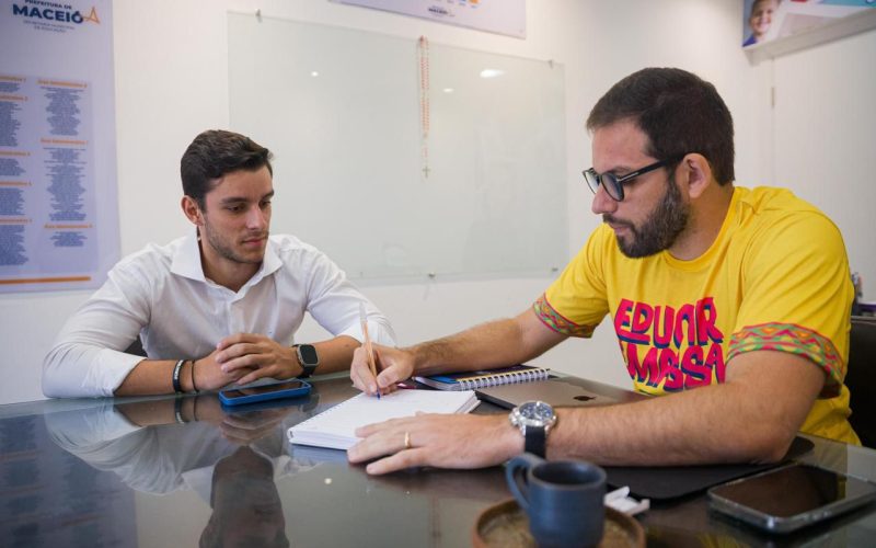 Atuação de Caio Bebeto garante climatização em salas de aula de escola municipal