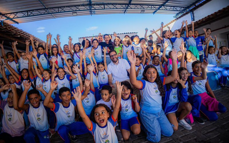 Vereadores aprovam homenagem a Secretário Luiz Rogério por contribuições à educação de Maceió