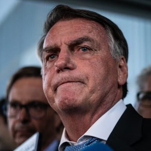 Preso há 100 dias, confinamento de Bolsonaro é marcado por articulações políticas