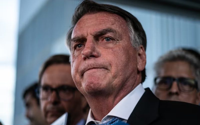 Preso há 100 dias, confinamento de Bolsonaro é marcado por articulações políticas