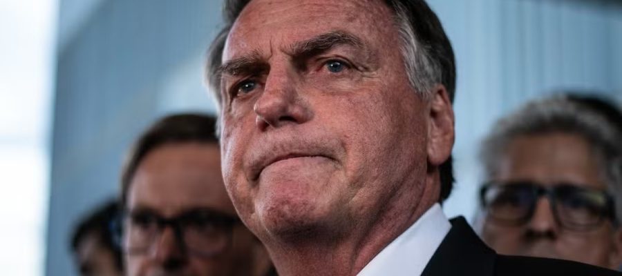 Preso há 100 dias, confinamento de Bolsonaro é marcado por articulações políticas