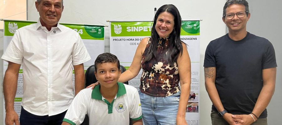 SINPETE: Prefeito de Branquinha parabeniza estudantes autores que lançaram livros na Bienal