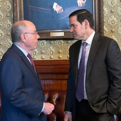 Brasil aguarda resposta dos EUA e pretende fechar acordo provisório sobre tarifaço ainda em novembro