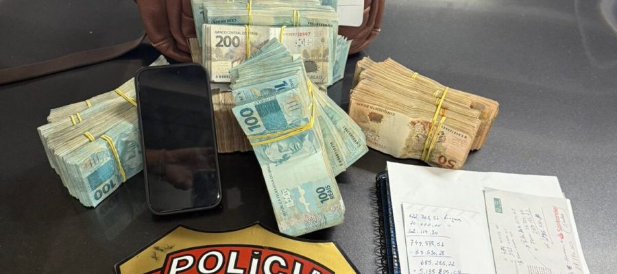 Polícia Federal prende empresário e apreende R$ 270 mil na sede da Prefeitura de Murici