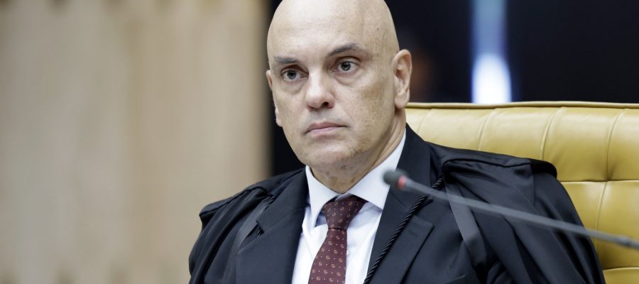 Alexandre de Moraes vota para tornar Eduardo Bolsonaro réu por coação no STF