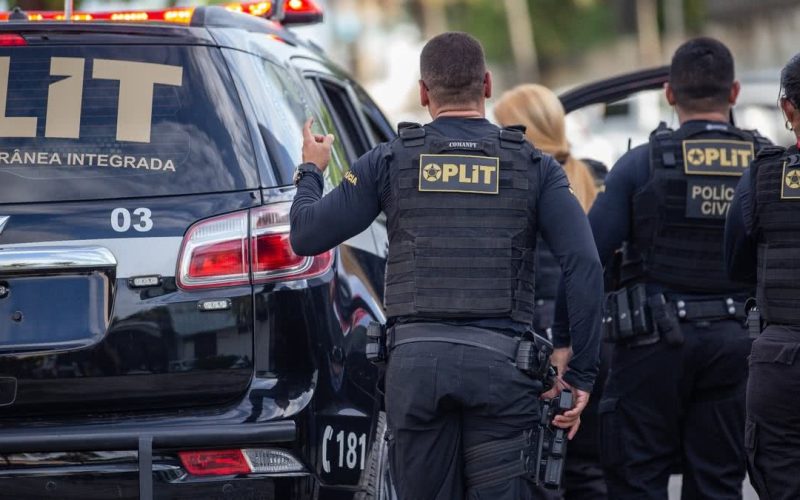 Turista é preso em hotel após ameaça de morte e quebradeira em hotel de Maceió