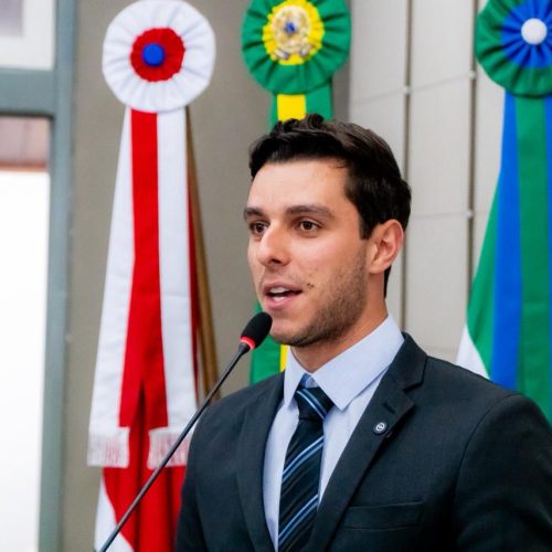 Após Lula sancionar proibição da linguagem neutra, Caio Bebeto ironiza: “A turminha do ‘todes’ vai ficar de fora”