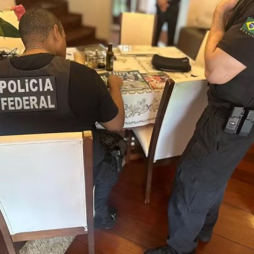 PF faz operação contra grupo que produzia imagens falsas de teor sexual de parlamentares