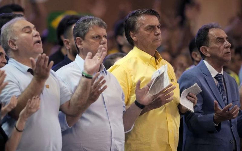 Bancadas evangélica e católica se solidarizam com Bolsonaro após prisão preventiva