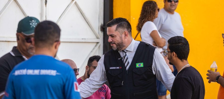 Leonardo Dias garante aprovação de lei que permite que motoristas por aplicativo utilizem Faixa Azul em Maceió