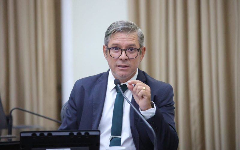 Cabo Bebeto denuncia novos atrasos de pagamento da Sesau a terceirizados: “Não é falta de dinheiro, é falta de gestão”