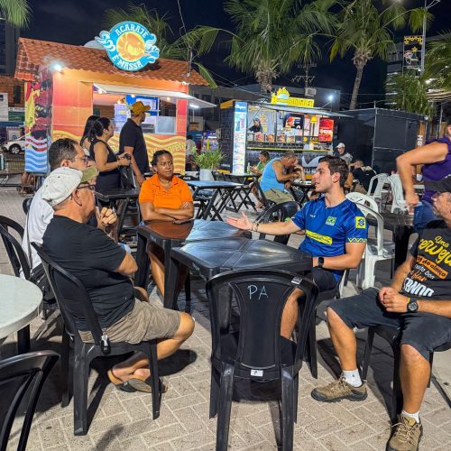 Caio Bebeto se reúne com comerciantes do Food Park Pajuçara para reforçar apoio ao setor