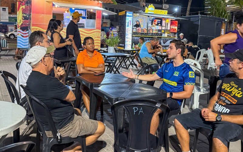 Caio Bebeto se reúne com comerciantes do Food Park Pajuçara para reforçar apoio ao setor