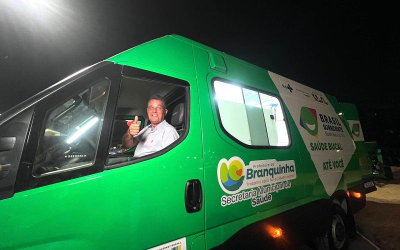 Prefeitura de Branquinha promove encerramento do Novembro Azul e entrega novos veículos