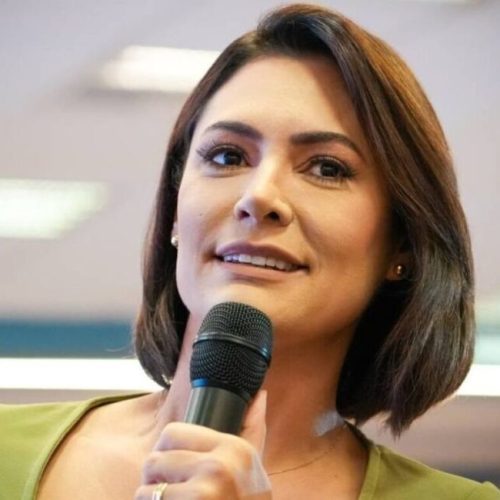 Michelle Bolsonaro expõe André Fernandes e detona possível aliança com Ciro em evento