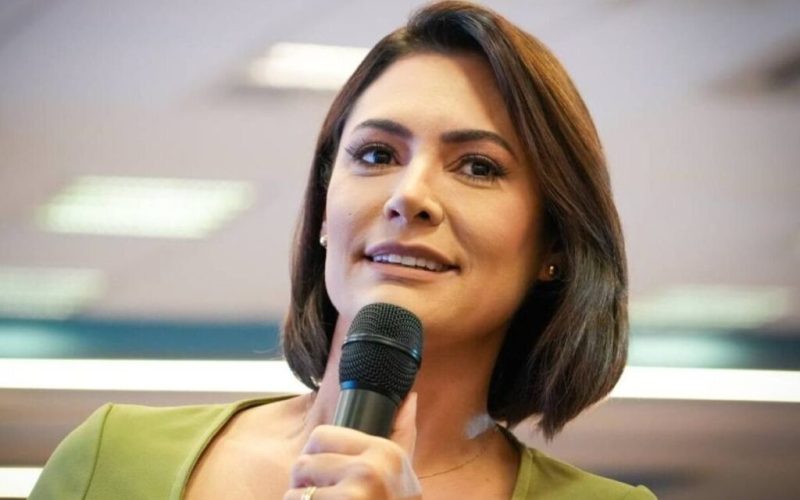 Michelle Bolsonaro expõe André Fernandes e detona possível aliança com Ciro em evento