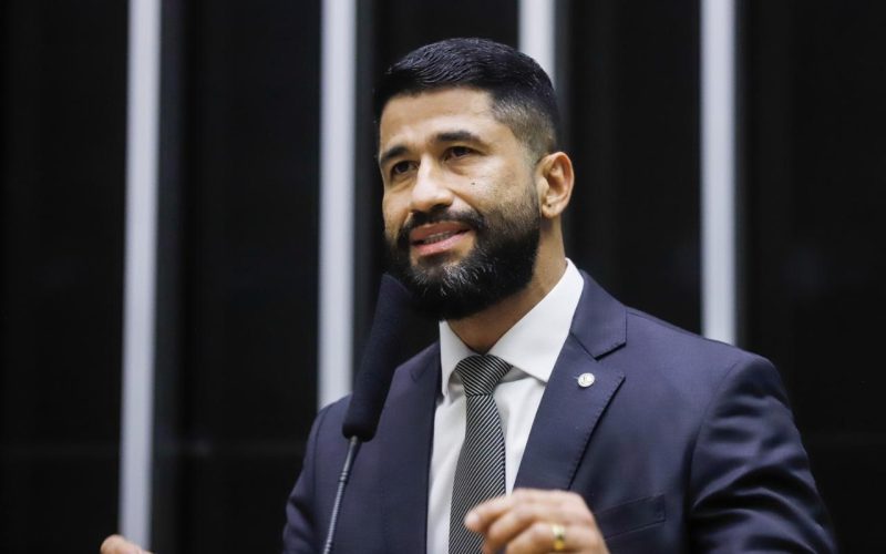 Fabio Costa lidera intenção de voto para deputado federal entre eleitores de Maceió, aponta Falpe