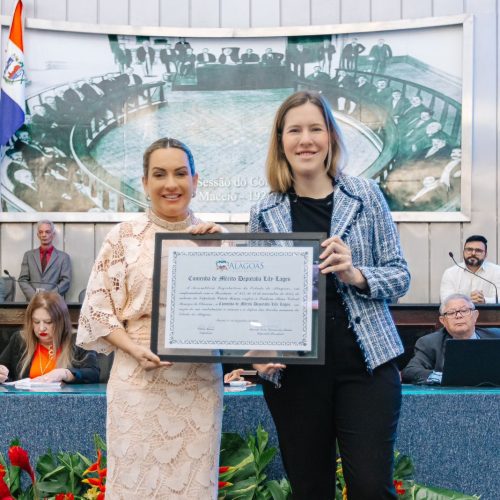 Por sua contribuição à ciência e à causa animal, Alane Menezes recebe comenda aprovada por unanimidade na Assembleia Legislativa de Alagoas