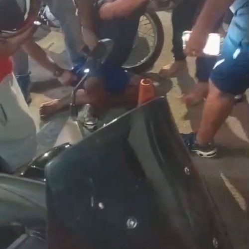 Homem é agredido por populares após tentar roubar celular no Graciliano Ramos