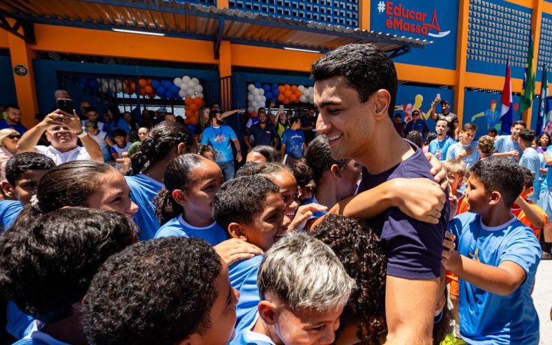 Com 39%, JHC lidera intenção de voto para governador em Alagoas; Renan Filho tem 30%