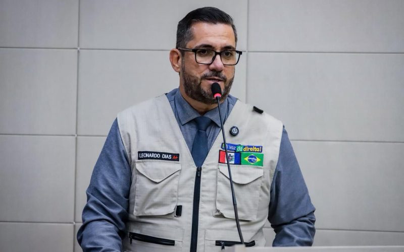 Leonardo Dias critica Governo por aumento de impostos e compara Dantas ao “Grinch”