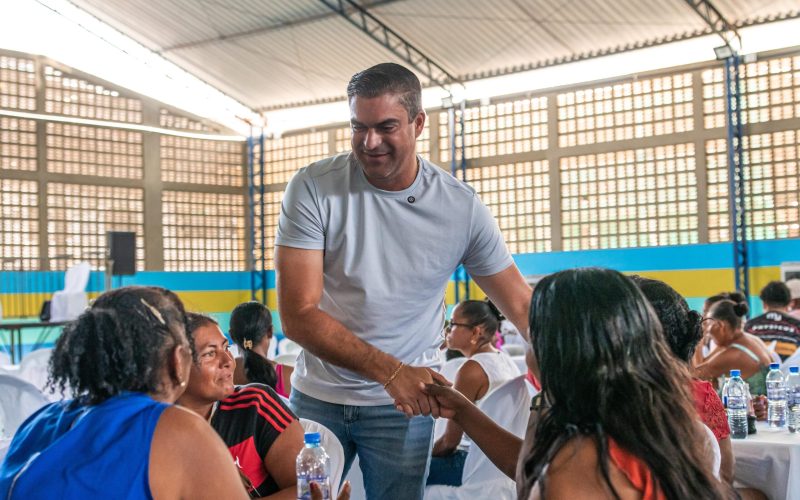 Prefeito Dani Vasconcelos antecipa salário dos garis e promove confraternização com sorteio de prêmios em Maragogi