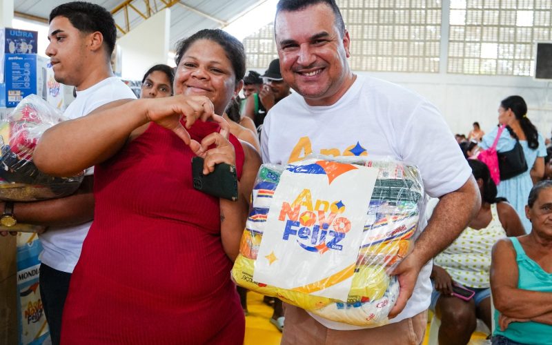 Prefeitura de Porto de Pedras distribui mais de 600 cestas básicas no programa Ano Novo Feliz