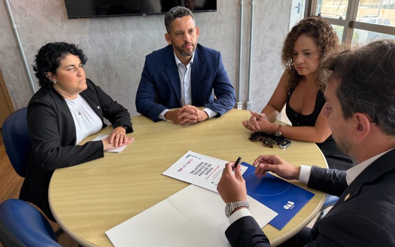 OAB/AL entrega relatório de casos de golpes do falso advogado à PC/AL