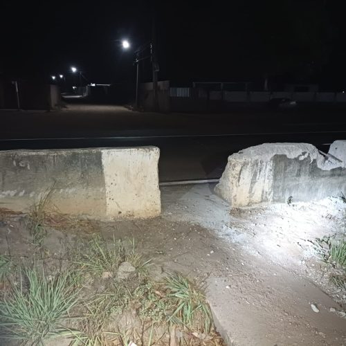 PRF prende quatro homens flagrados destruindo mureta da BR-101