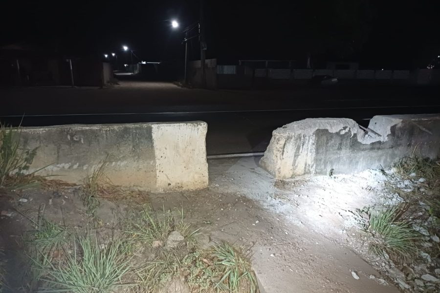 PRF prende quatro homens flagrados destruindo mureta da BR-101