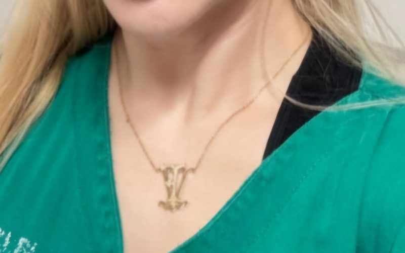 Após furto em apartamento onde vive com o filho, de 8 anos, médica pede ajuda da população e oferece recompensa