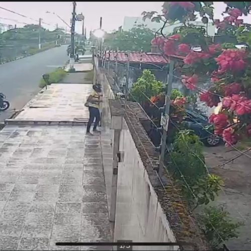 Bandidos armados rendem motorista e levam Gol azul no Santos Dumont