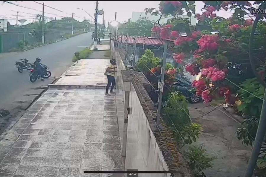 Bandidos armados rendem motorista e levam Gol azul no Santos Dumont