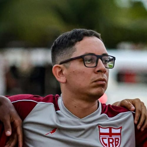 Novas imagens mostram momento em que suspeito de matar funcionário do CRB foge com comparsa; veja vídeo