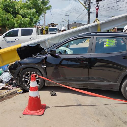 Carro atinge poste e deixa dois feridos em São Miguel dos Milagres