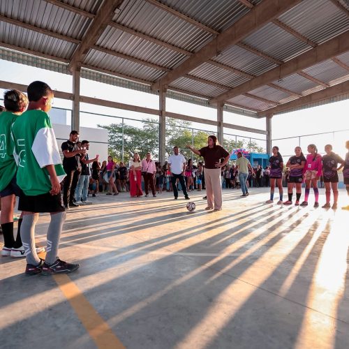 Ziane Costa inaugura quadra poliesportiva no Povoado Gangorra durante programação de Emancipação Política de Delmiro Gouveia