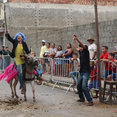 Burralhada mantém tradição na terça-feira de Carnaval em Joaquim Gomes