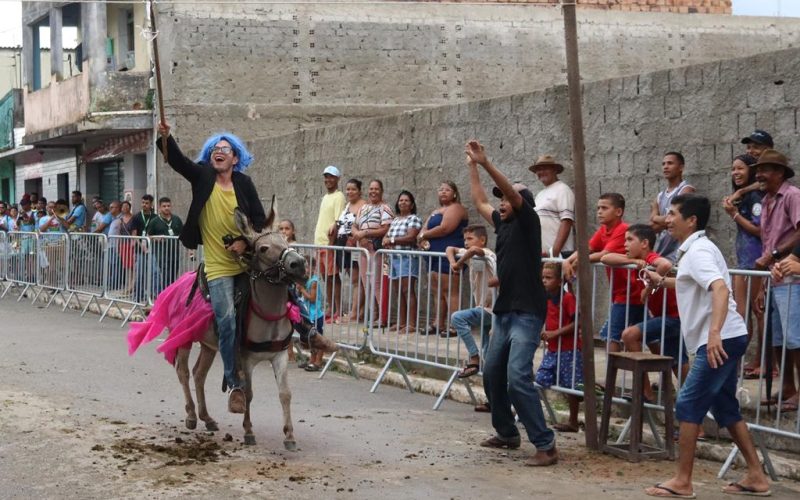 Burralhada mantém tradição na terça-feira de Carnaval em Joaquim Gomes