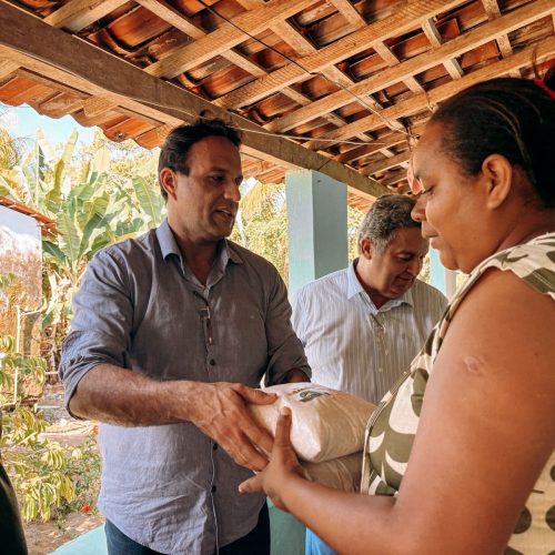 Deputado Mesaque Padilha entrega grãos para fortalecer agricultura familiar em Maragogi