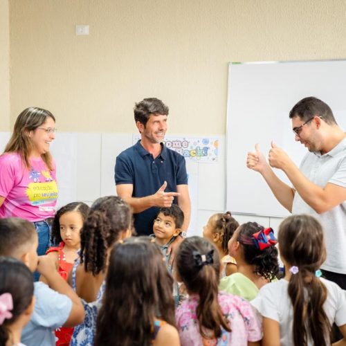Júnior Menezes implanta educação bilíngue na rede pública de União dos Palmares e torna município pioneiro na Zona da Mata